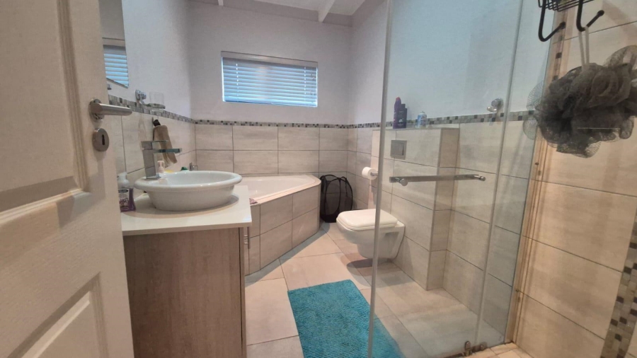 To Let 3 Bedroom Property for Rent in Seemeeu Park Western Cape